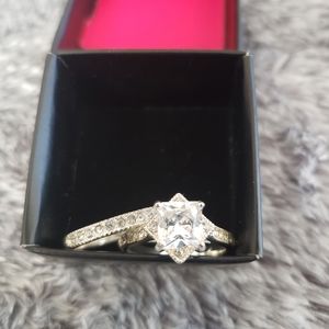 Women's ring set, Size 8, NWOT